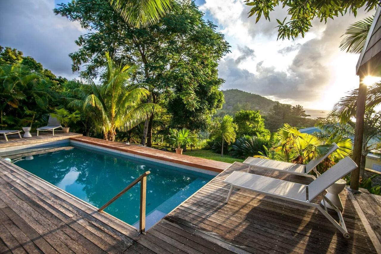 Апартаменти Red Coconut Self-Catering Baie Lazare  Екстер'єр фото