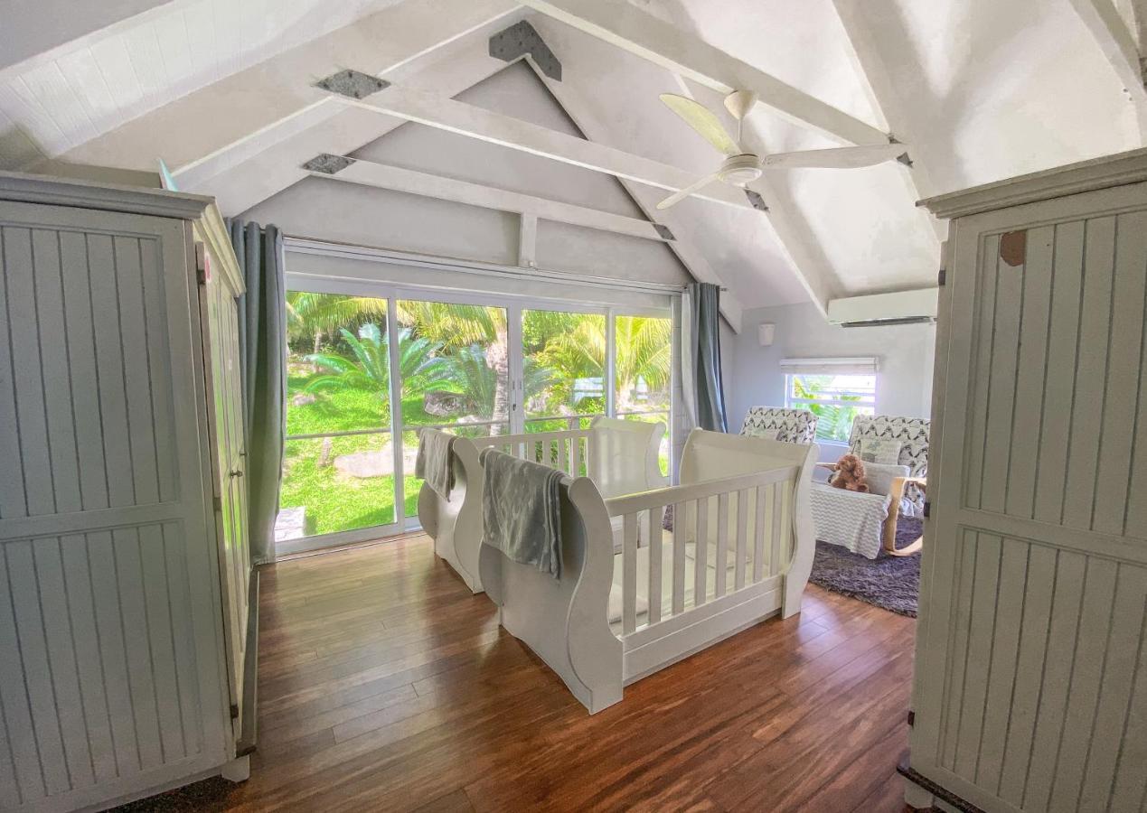 Апартаменти Red Coconut Self-Catering Baie Lazare  Екстер'єр фото