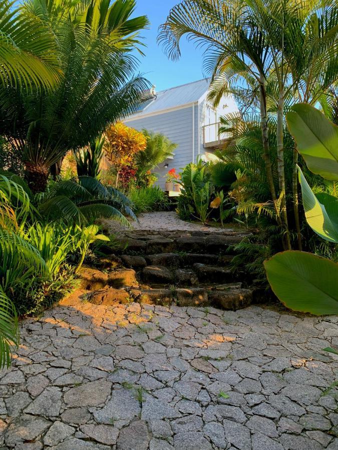Апартаменти Red Coconut Self-Catering Baie Lazare  Екстер'єр фото