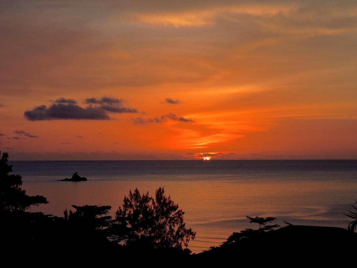 Апартаменти Red Coconut Self-Catering Baie Lazare  Екстер'єр фото